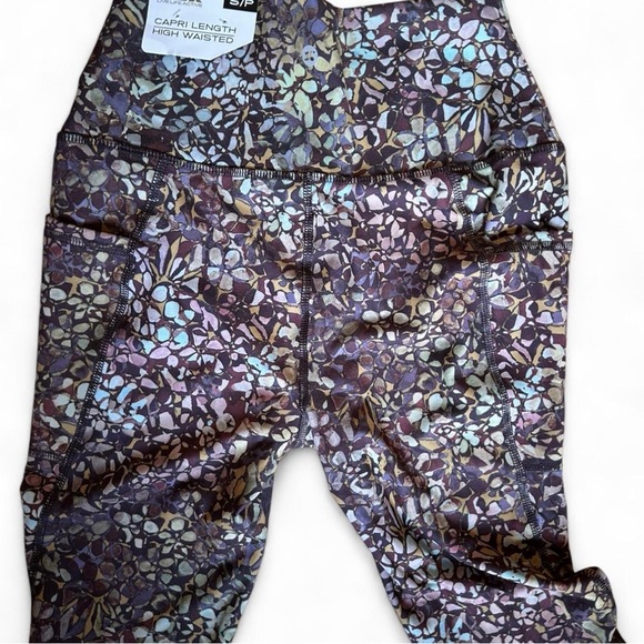 NWT RBX Active Capri Leggings Blue and Purple Floral Pattern High Waisted Small - Picture 6 of 7